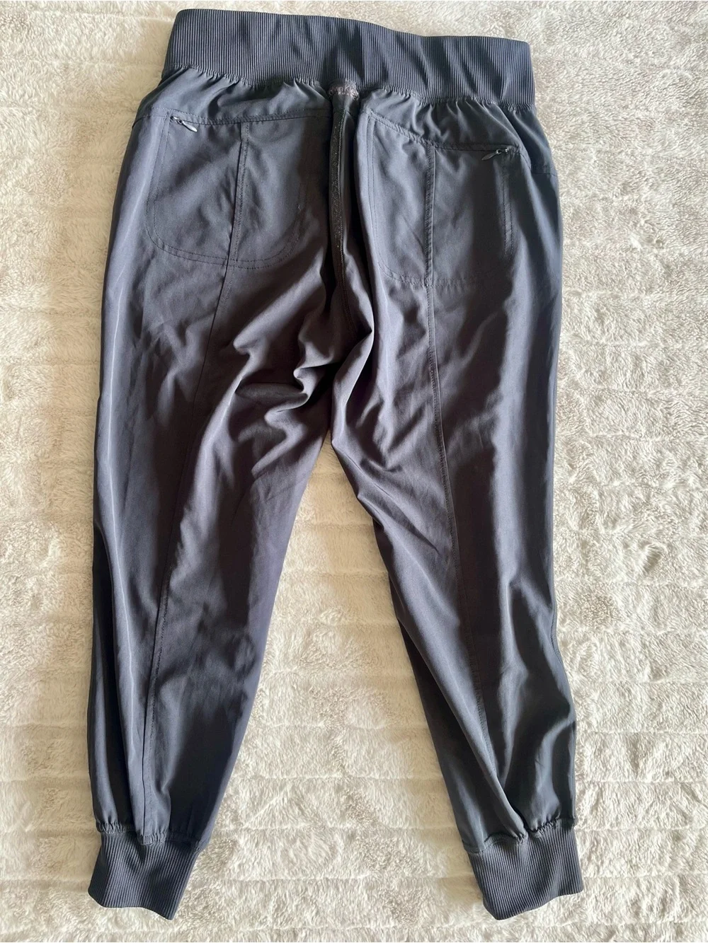 Calvin Klein Performance Quick-Dry Gray Elastic Waist Cropped Jogger Pants - Picture 9 of 14